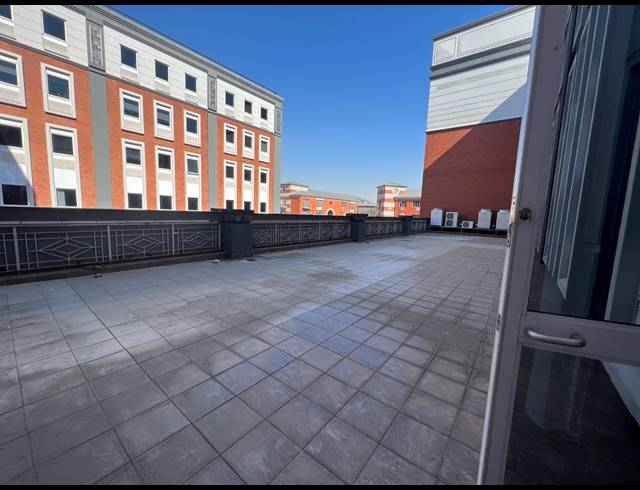 1,110M² OFFICE TO LET IN ROSEBANK